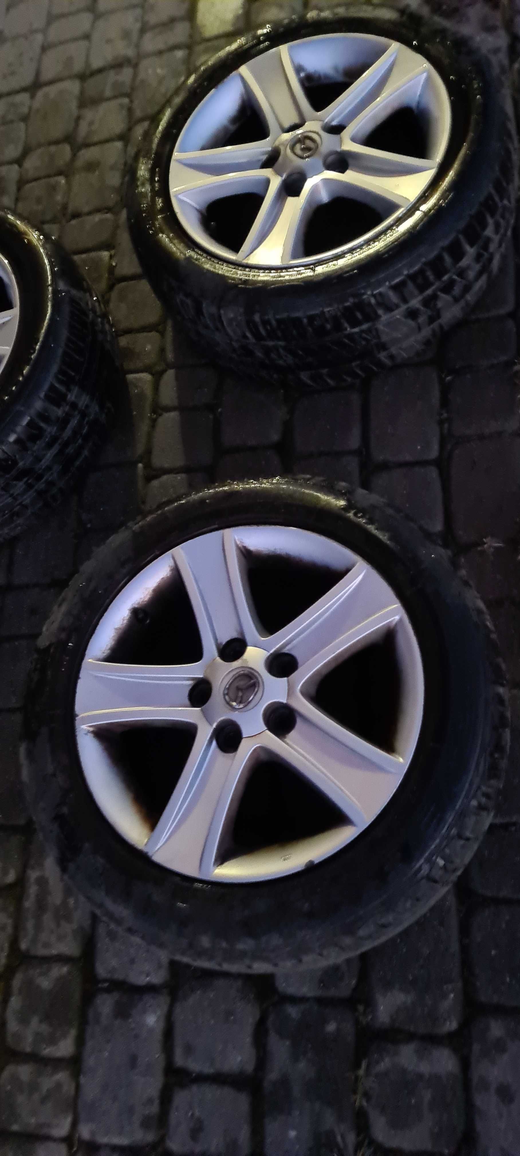 Używane opony letnie z alufelgami do Mazdy