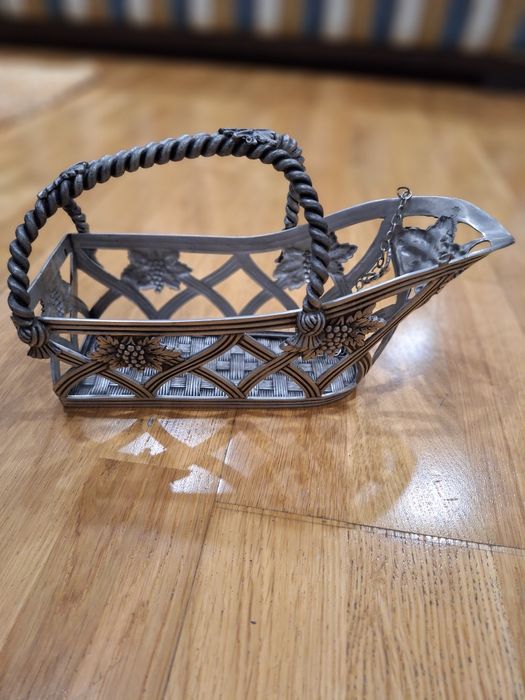 Suporte para garrafa em estanho