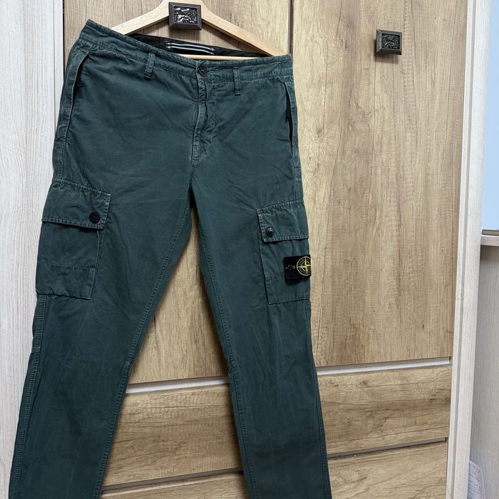 Оригінальні чоловічі штани карго Stone Island з патчем
