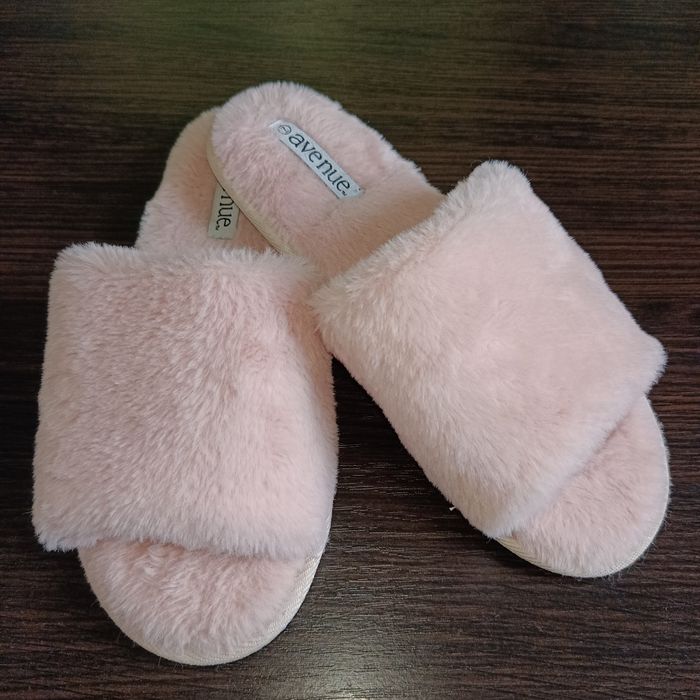 Шльопанці жіночі кімнатні