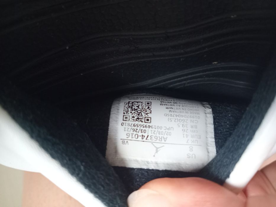 Оригінальні шльопанці jordan розмір 39.5
Jordan