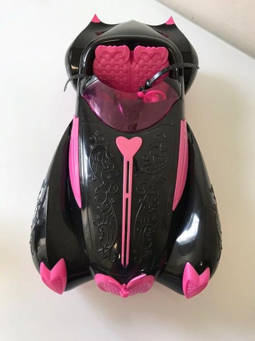 Автомобиль «Monster High Sweet 1600 Draculaura's Roadste».