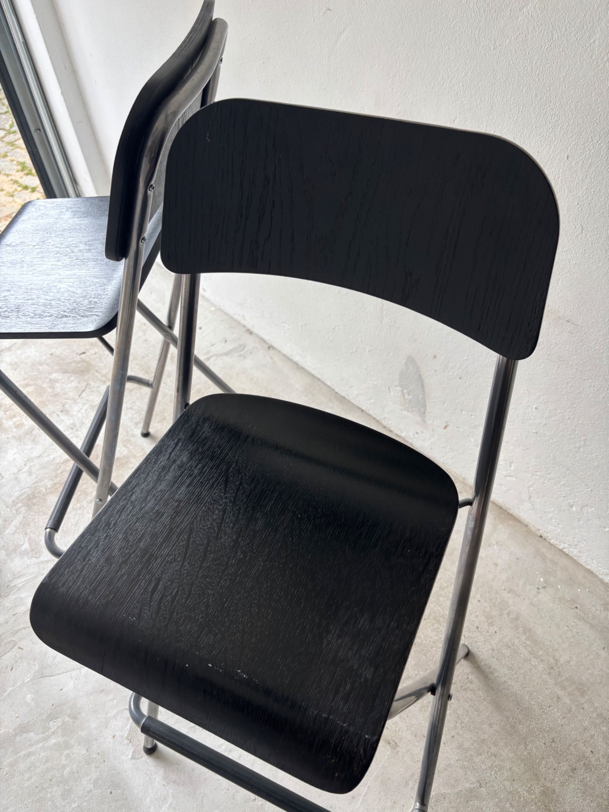 Conjunto de 2 bancos Ikea preto com pouco uso