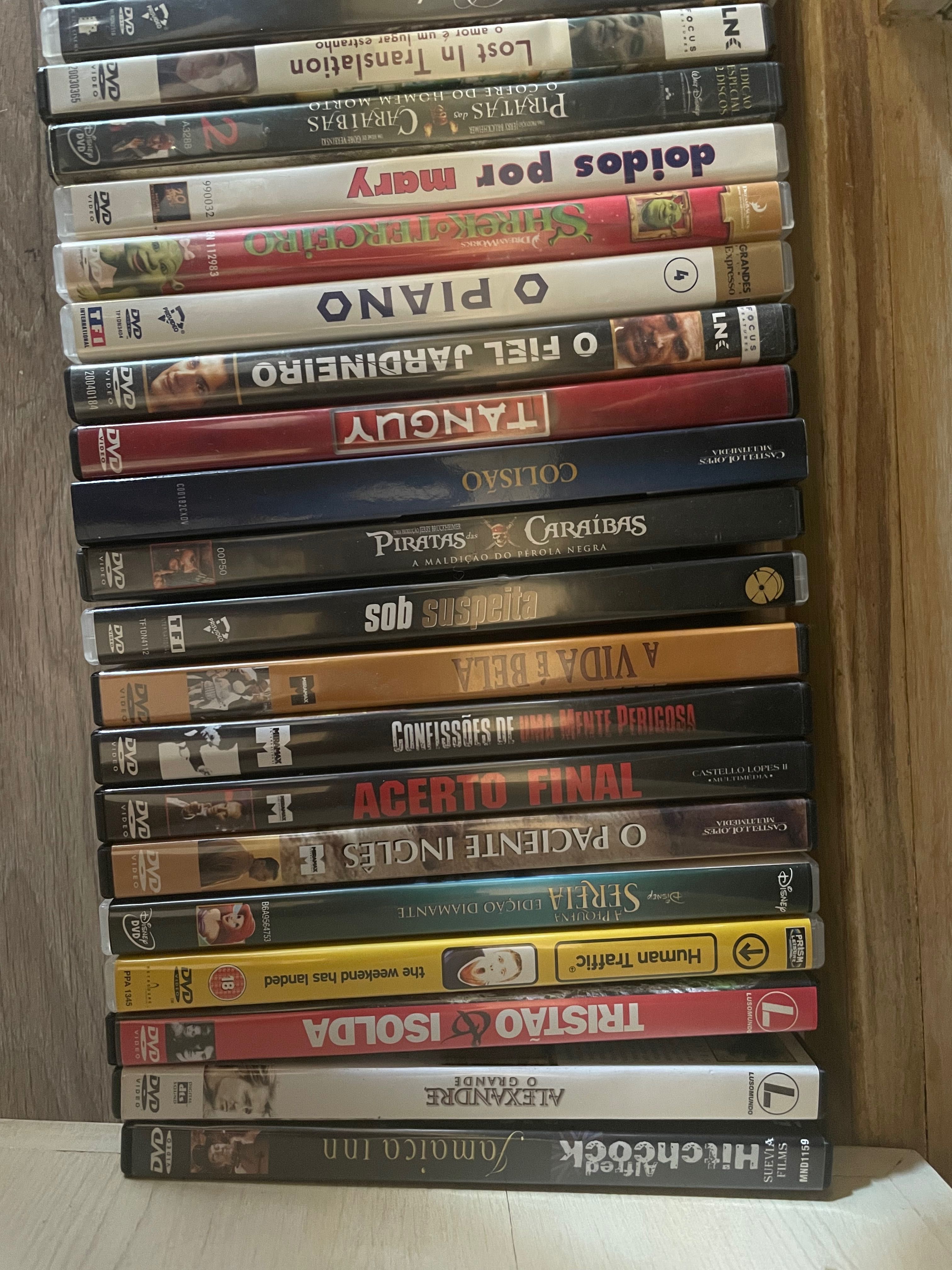 DVDs e VLCs de filmes e musica