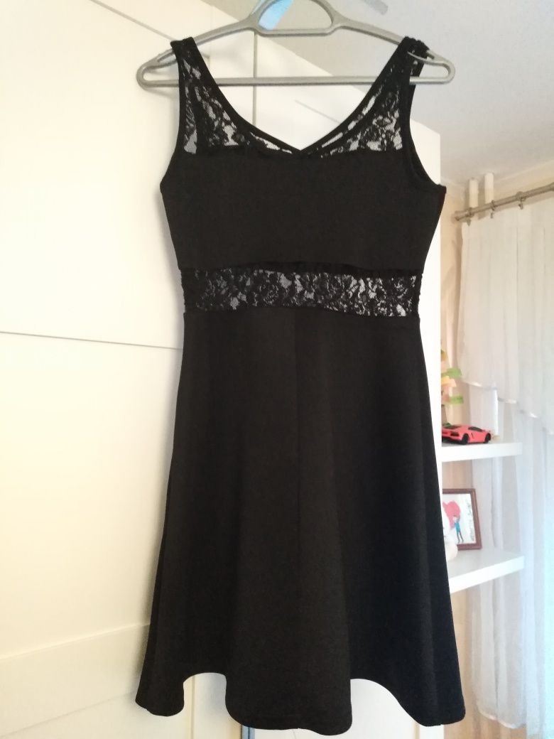 Czarna sukienka rozmiar 38