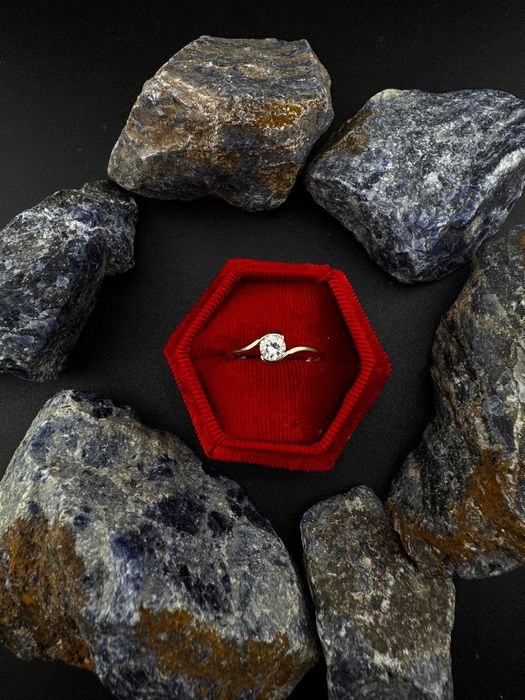 Złoty Pierścionek Duża Cyrkonia | JAK NOWY | 585 | 1.92g