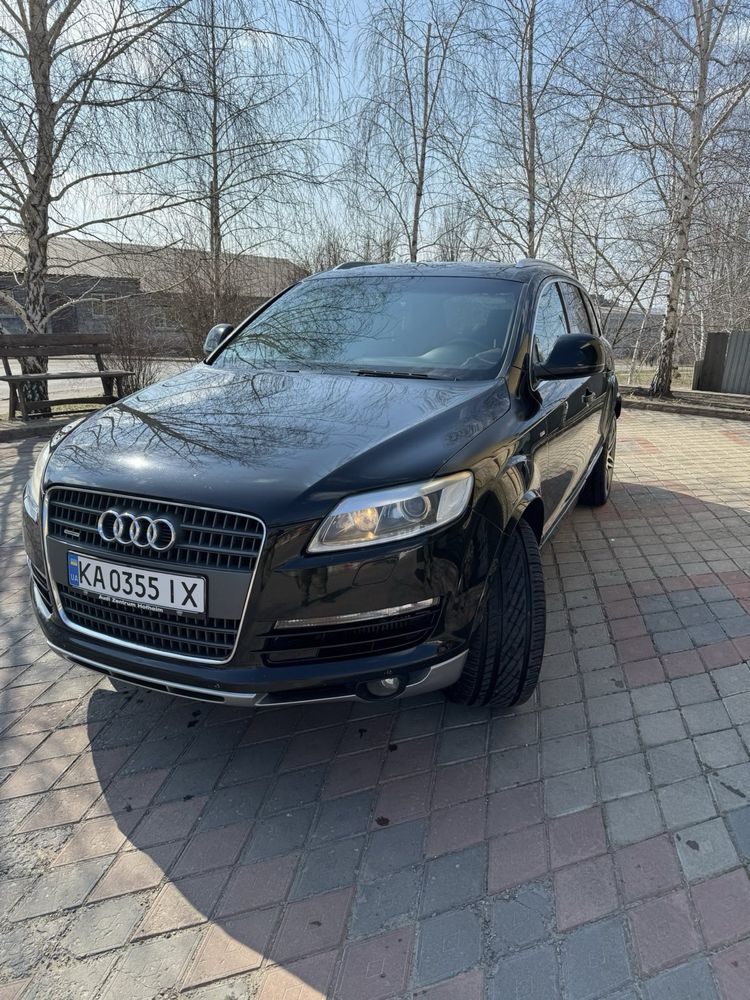 Audi q7 quattroo