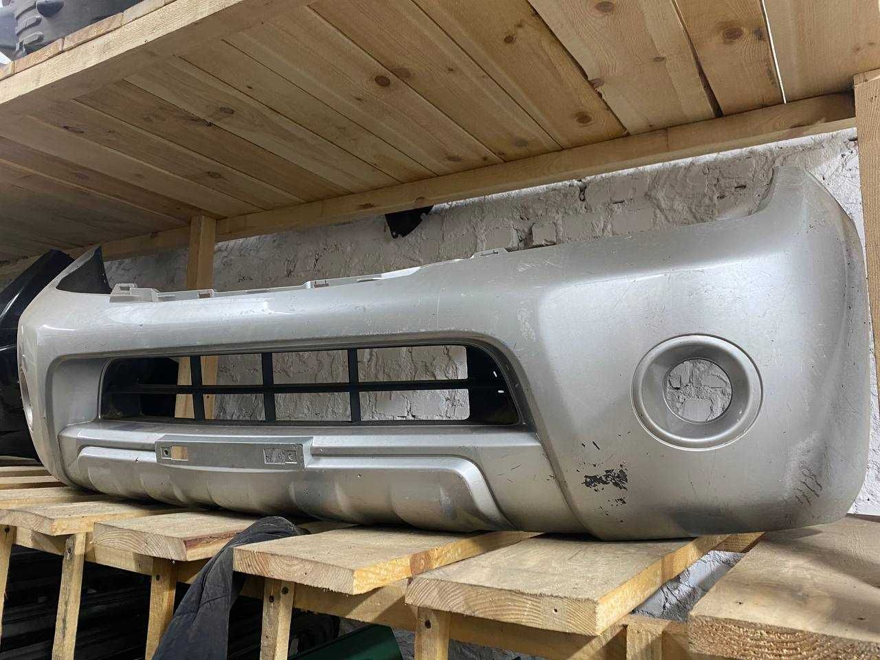 Бампер передній Nissan Navara D40 Pathfinder R51 патфандер