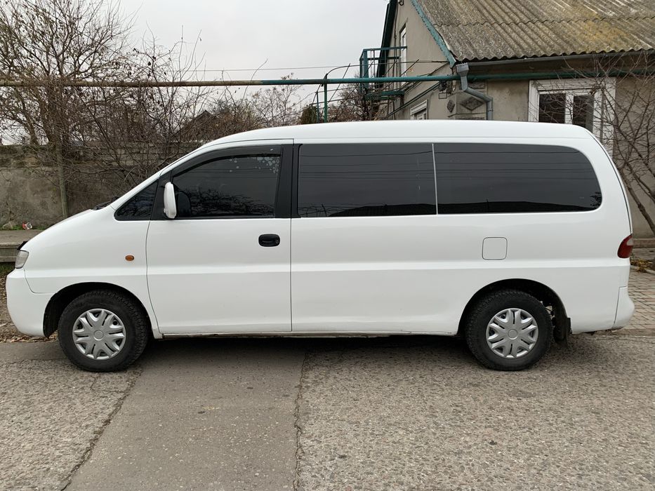HYUNDAI  H-1  грузо- пасажир