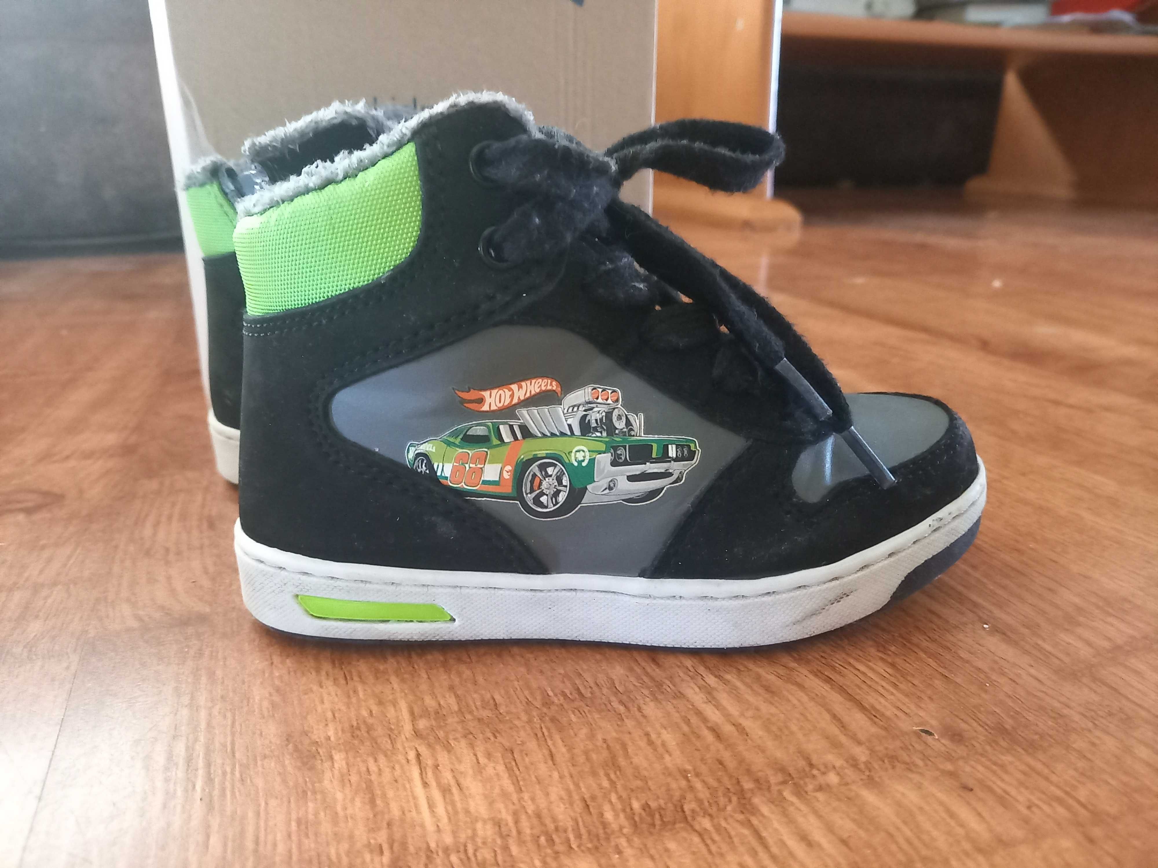 Buty przejściowe hot wheels