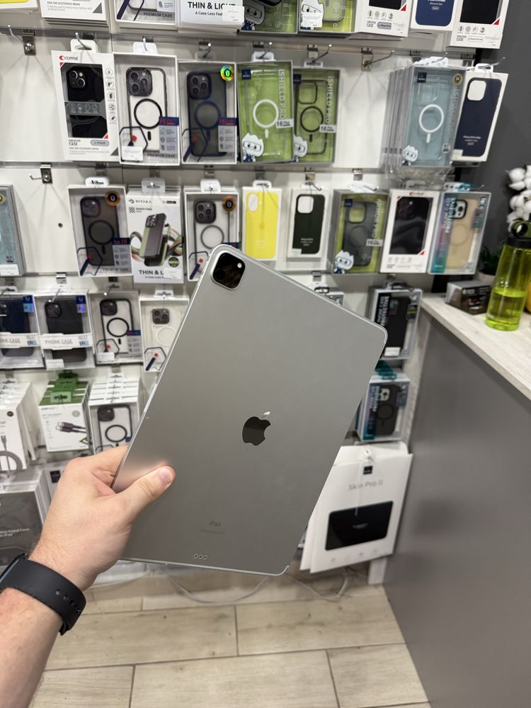 iPad Pro 12.9” 256T 4Gen Silver. Wi-Fi + LTE