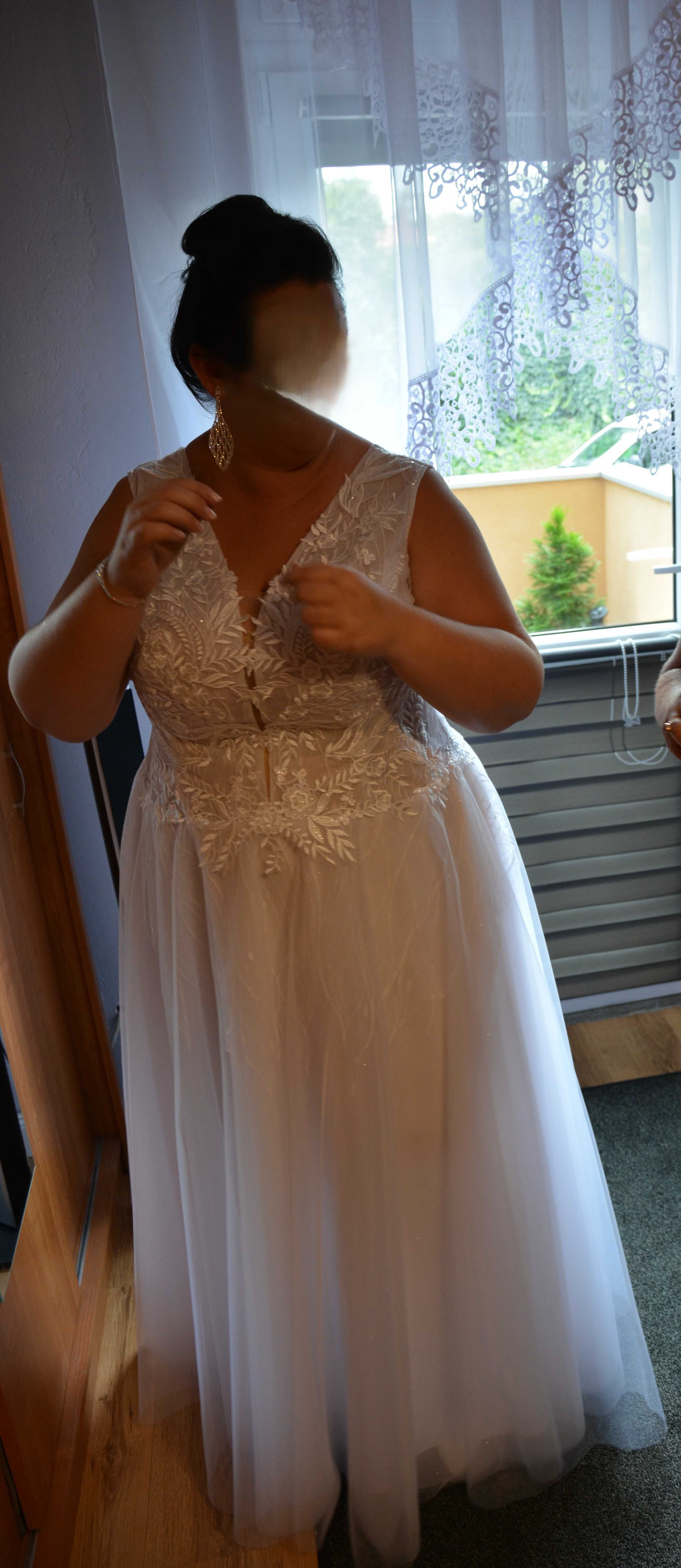 Suknia ślubna plus size