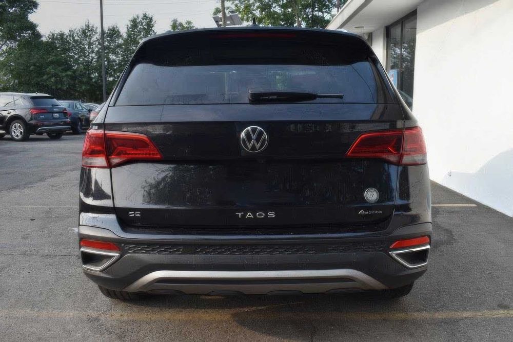 Volkswagen Taos SE 4Motion      2022