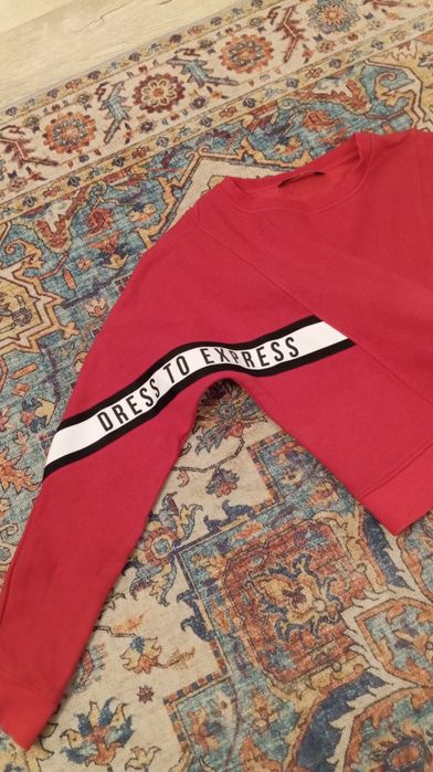 Czerwona bluza dresowa krótka r. M Tally Weijl