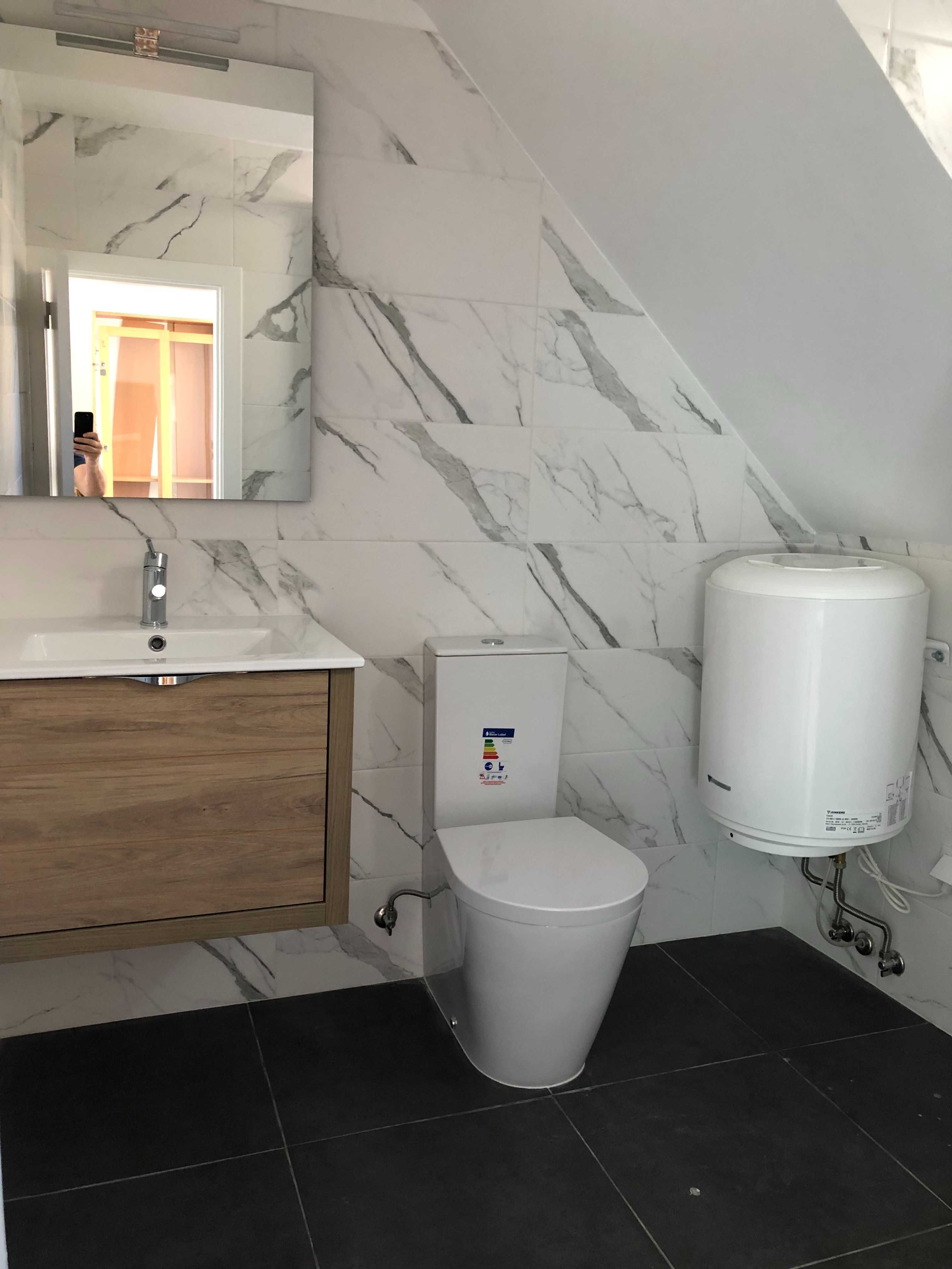 T2 na Graça, remodelado e cozinha semi-equipada. Terraço c vista ampla
