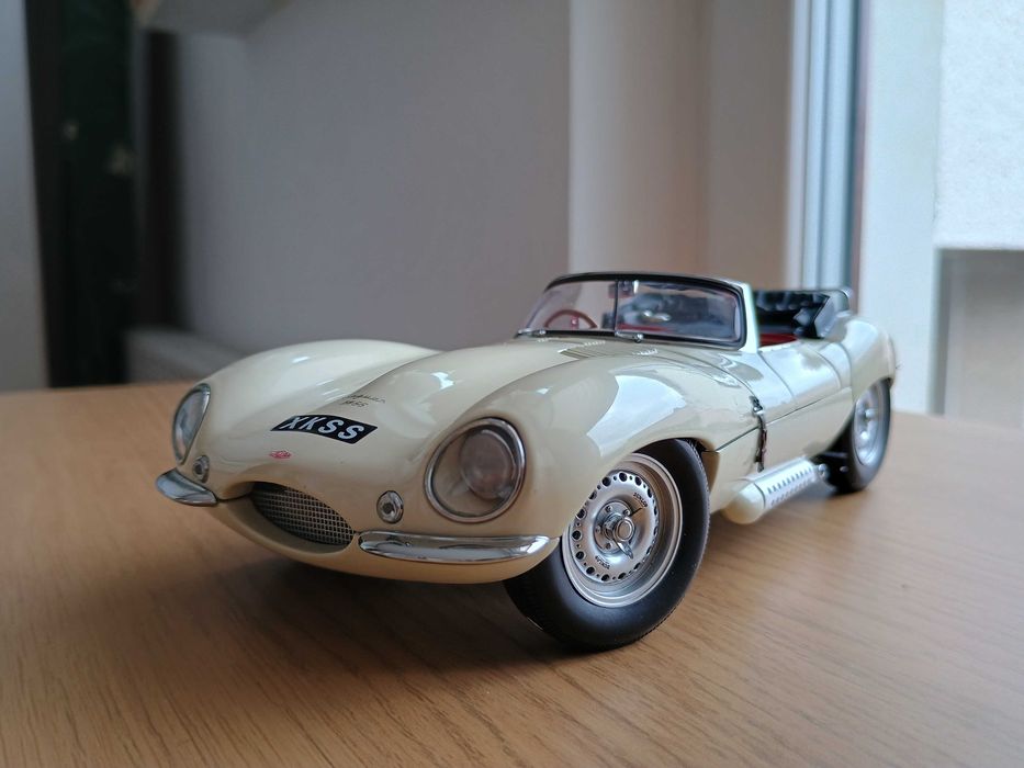 Jaguar XK SS Auto Art 1:18