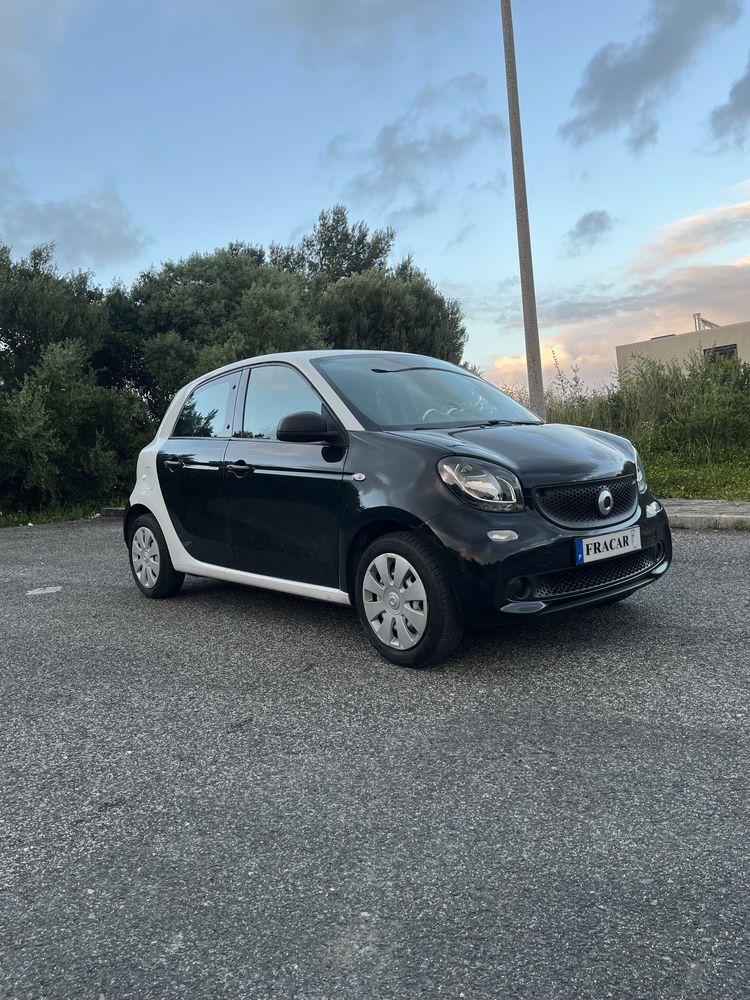Smart ForFour Black&White