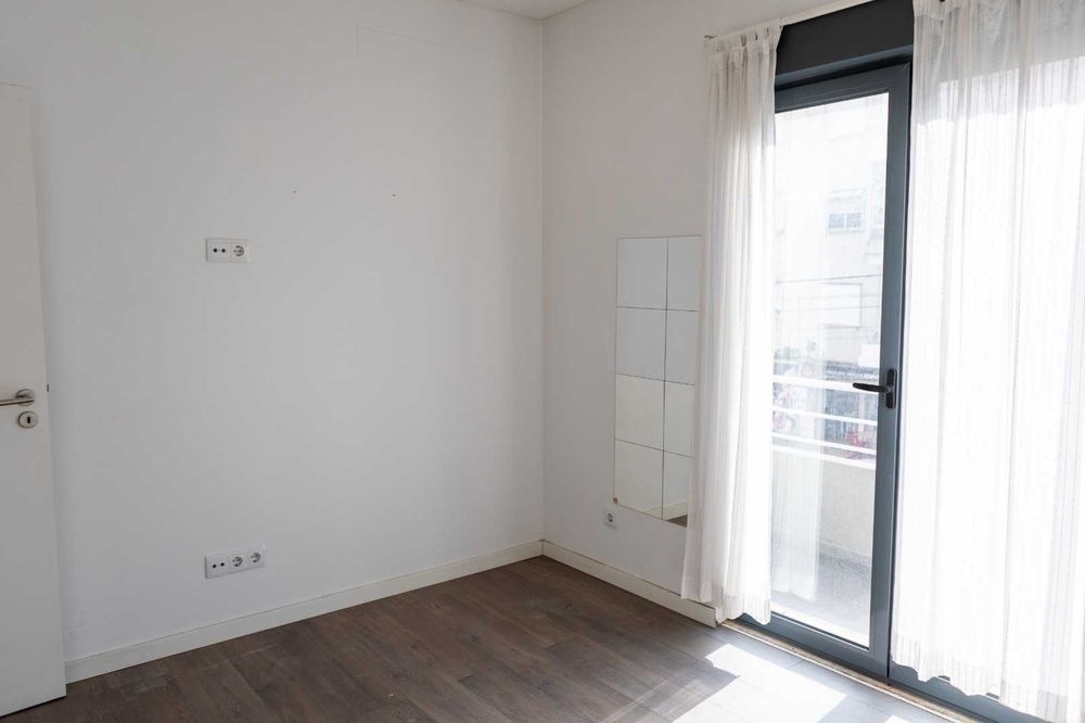 Apartamento T2 com varanda para alugar