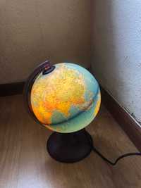Vendo um globo para educação/ iluminação