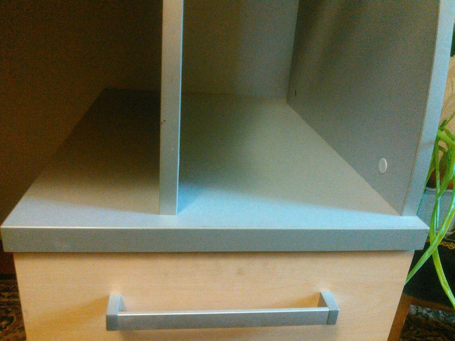 Стильный стол для дома, офиса