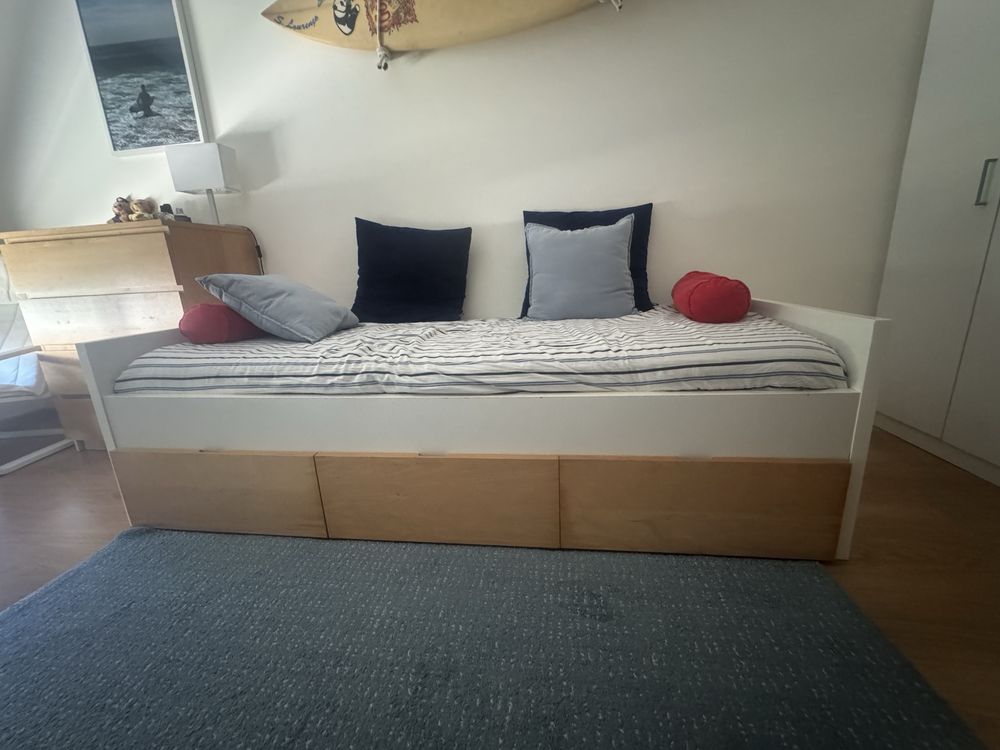 Cama individual com 3 gavetas IKEA