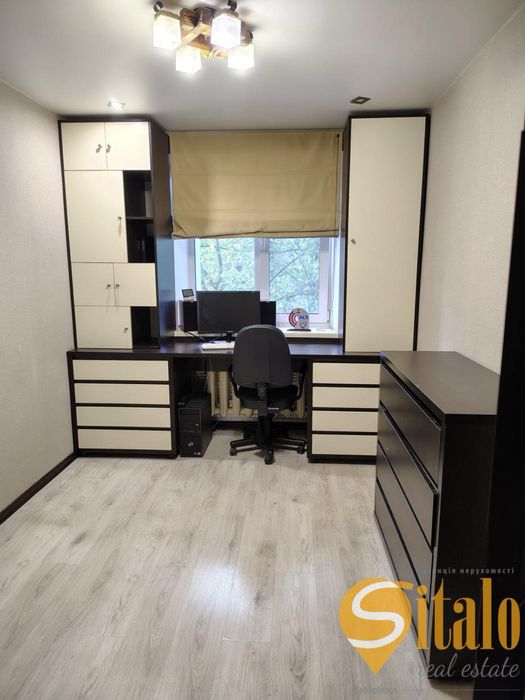 Продам двокімнатну з ремонтом та меблями, космос (020)