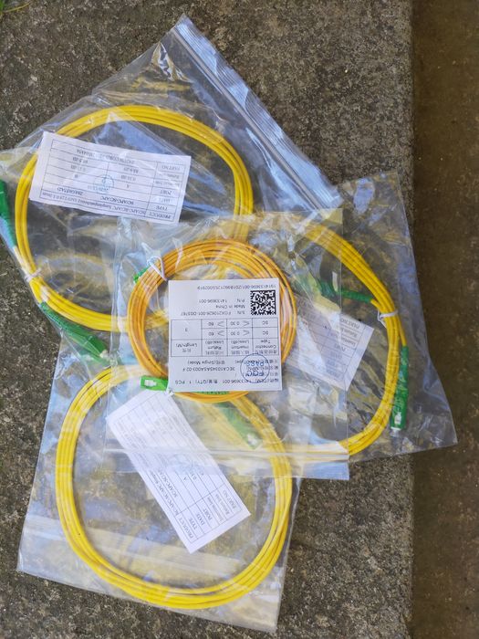 Cabos de ligação de fibra óptica