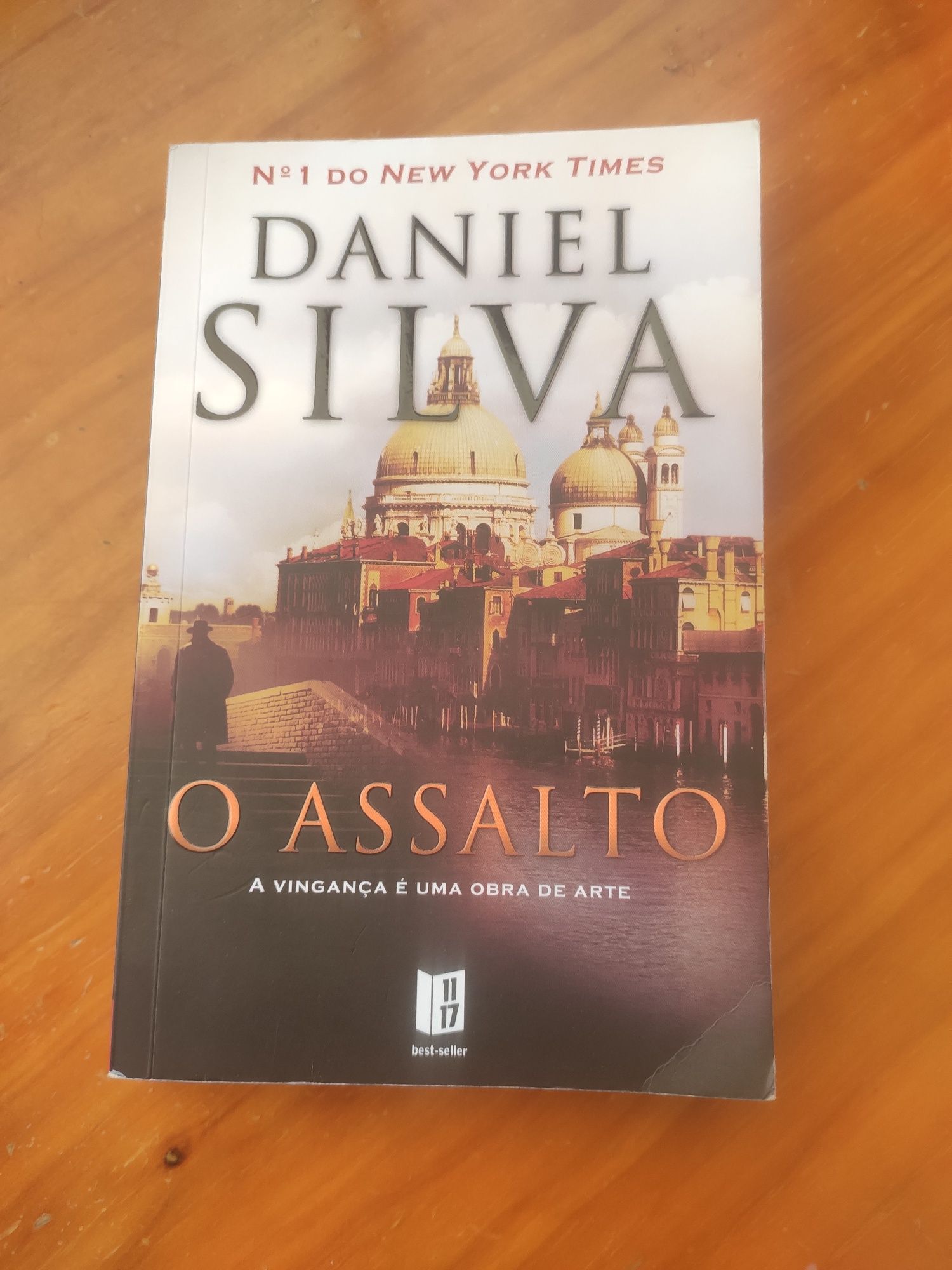 Livro"O Assalto"