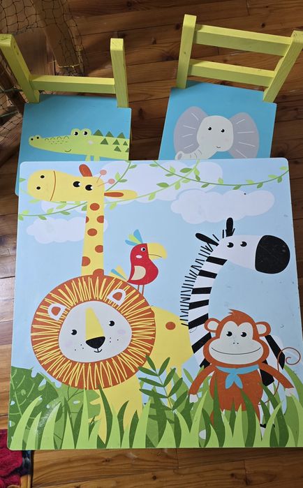 Stolik dziecięcy i krzesełka drewniany