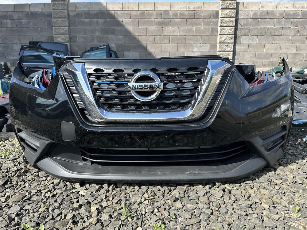 Кришка багажника Nissan Kicks 2018-2020 / Ніссан Кікс