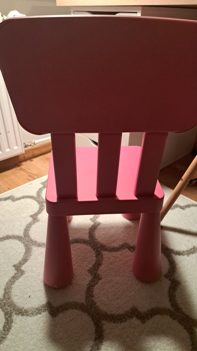 Krzesełko  różowe IKEA