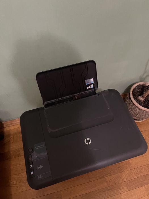Принтер HP DeskJet 2050