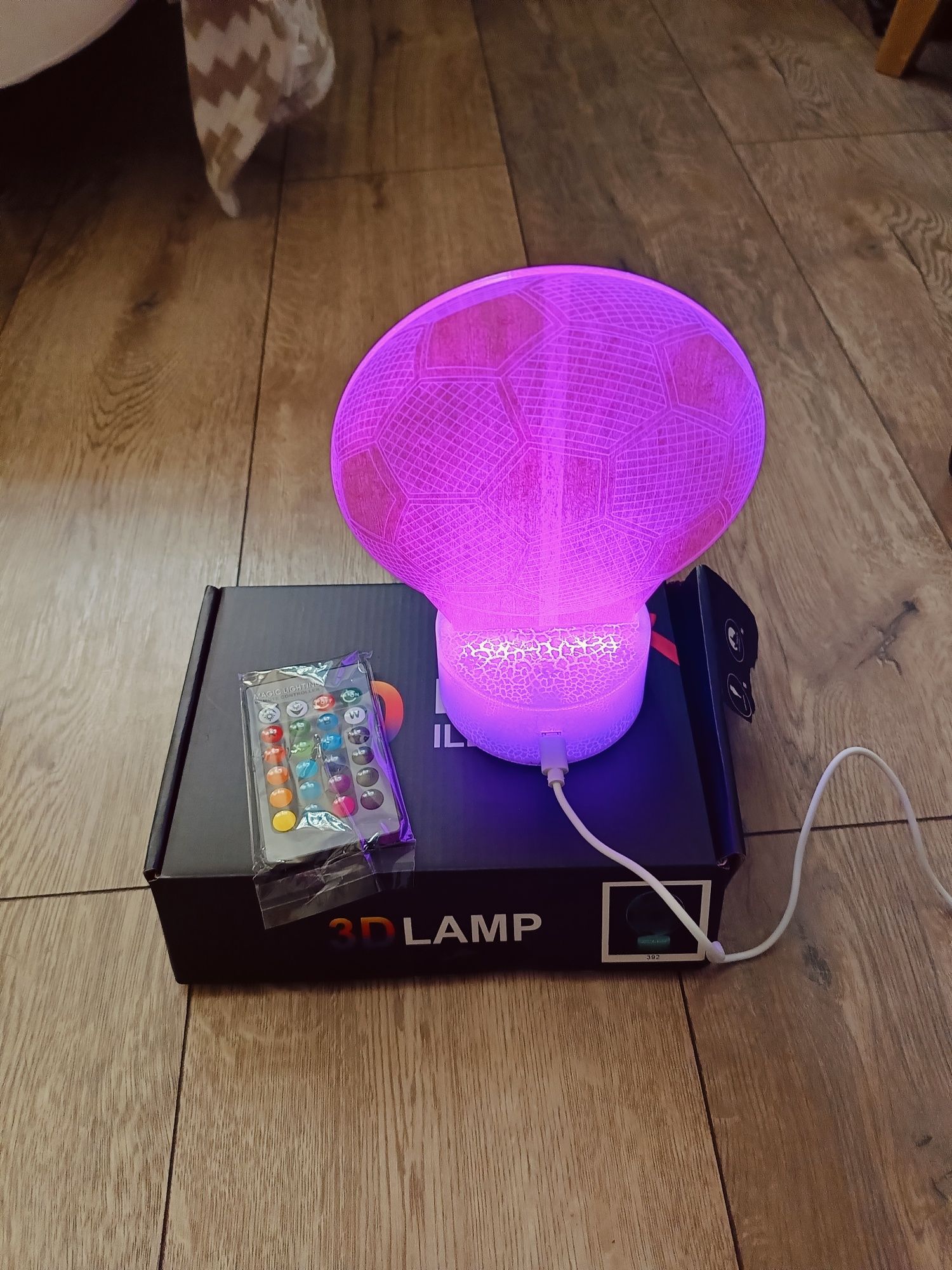 Lampka 3D USB z pilotem piłka