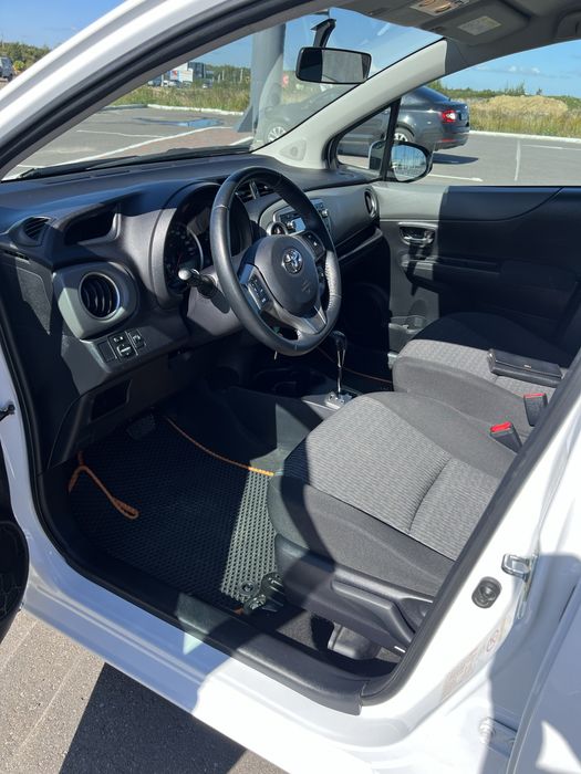 Toyota Yaris 2014р., офіційний автомобіль, без ДТП