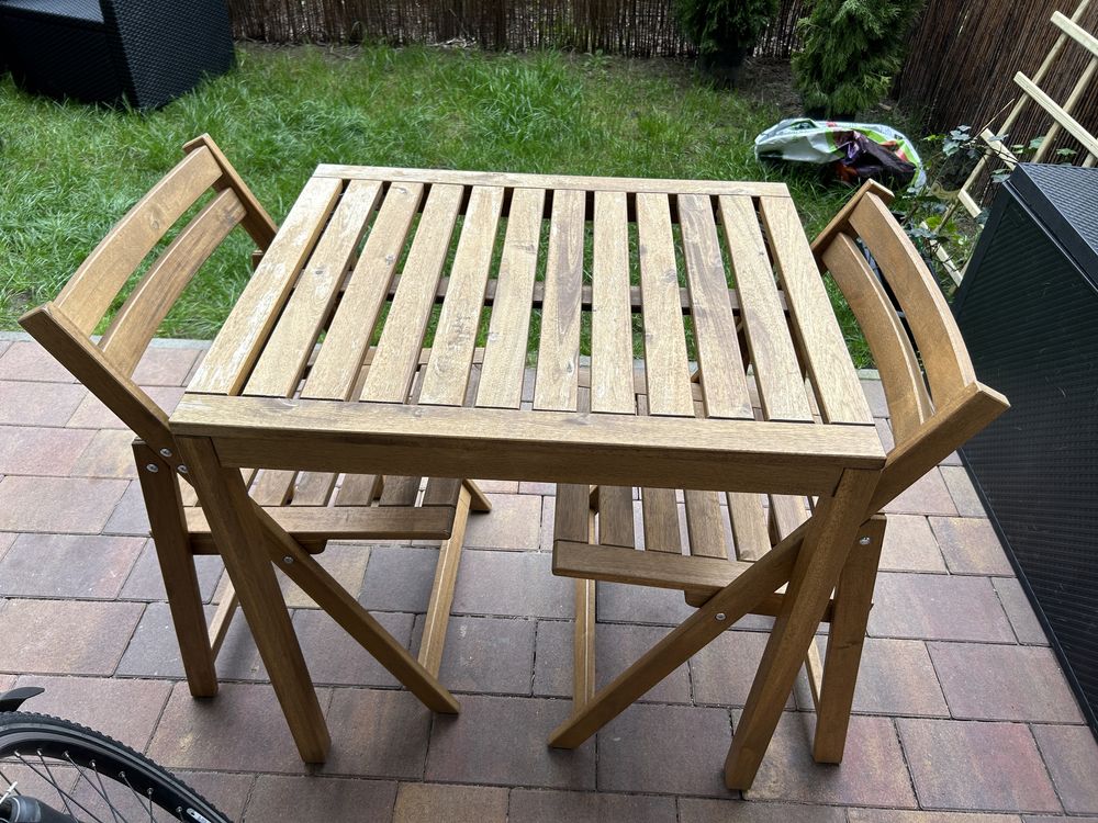 Meble ogrodowe stół i dwa krzesła