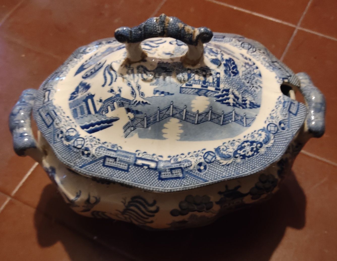Terrina antiga de cerâmica Davenport sec XIX