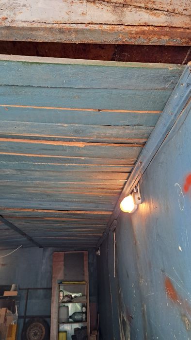 Автомобільний гараж металевий в "Ямі"