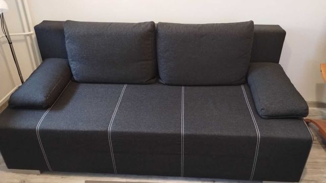 Sofa trzyosobowa, rozkładana czarna w białe prążki
