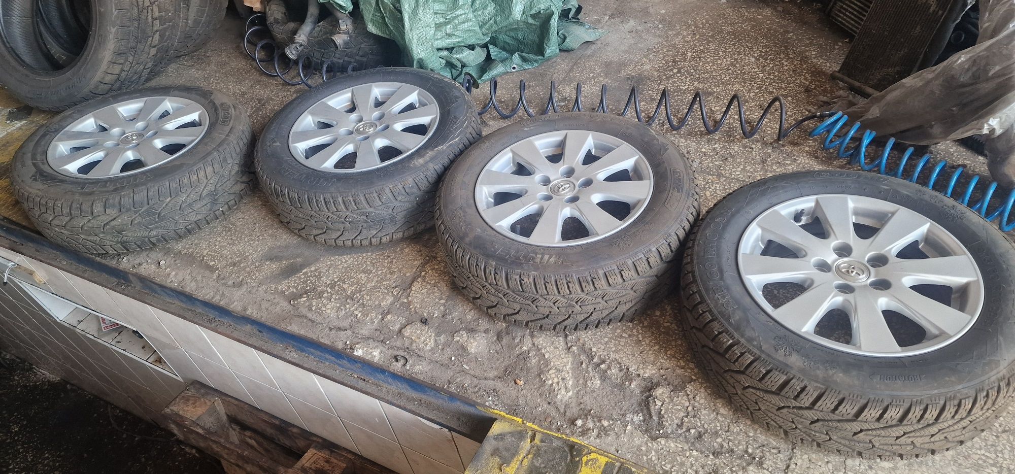 Продам колеса в зборі тойота