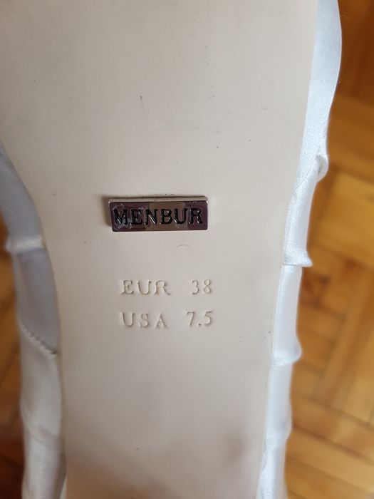 Buty ślubne MENBUR