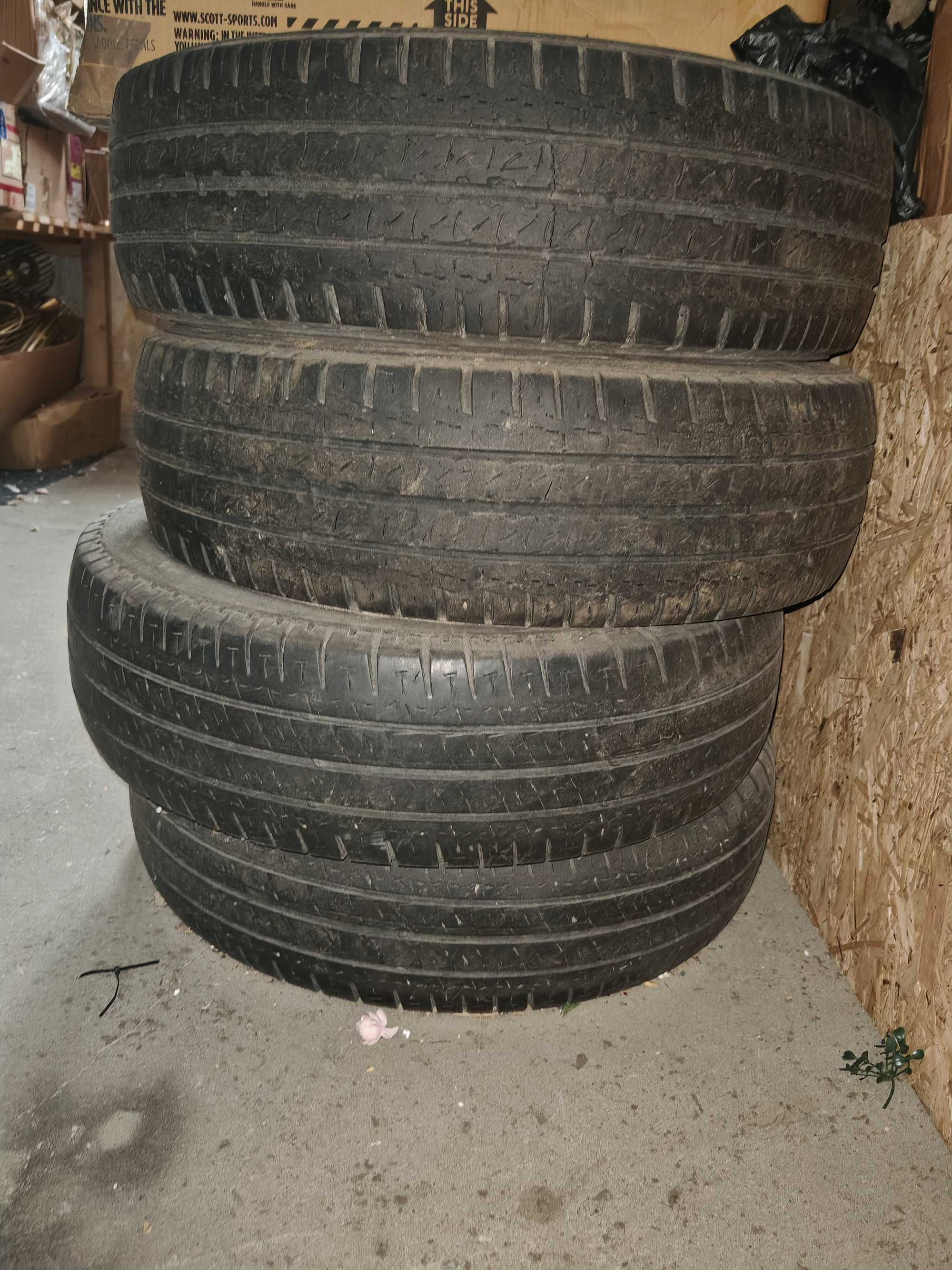 Sprzedam opony KLEBER TRANSPRO 215/75R/16C. Komplet opon.