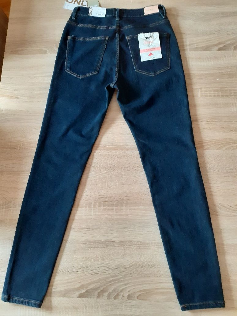 Spodnie jeans firmy ONLY nowe z metkami.