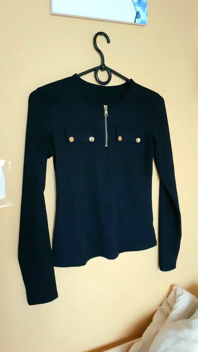 Bluzka czarna M ozdobna zapinana na zamek