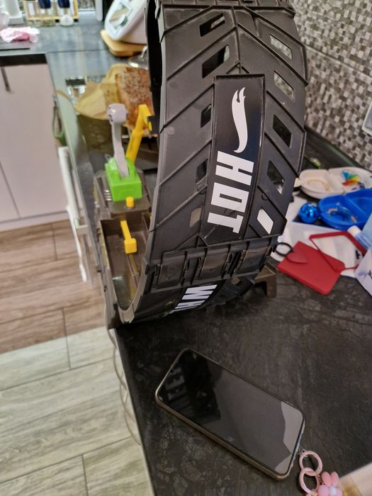 Hot wheels pętla monster truck