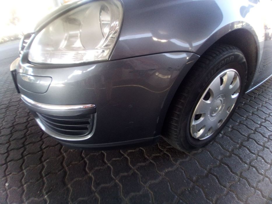 Автомобіль Фольцваген Гольф 5