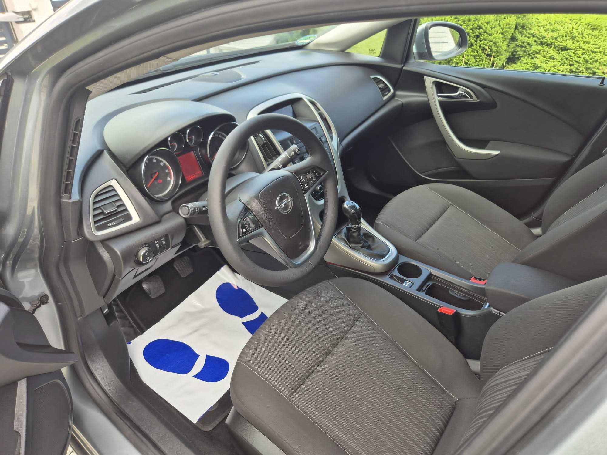 Opel Astra J 1.4 16V TB 140KM // Klima // 2012r. //