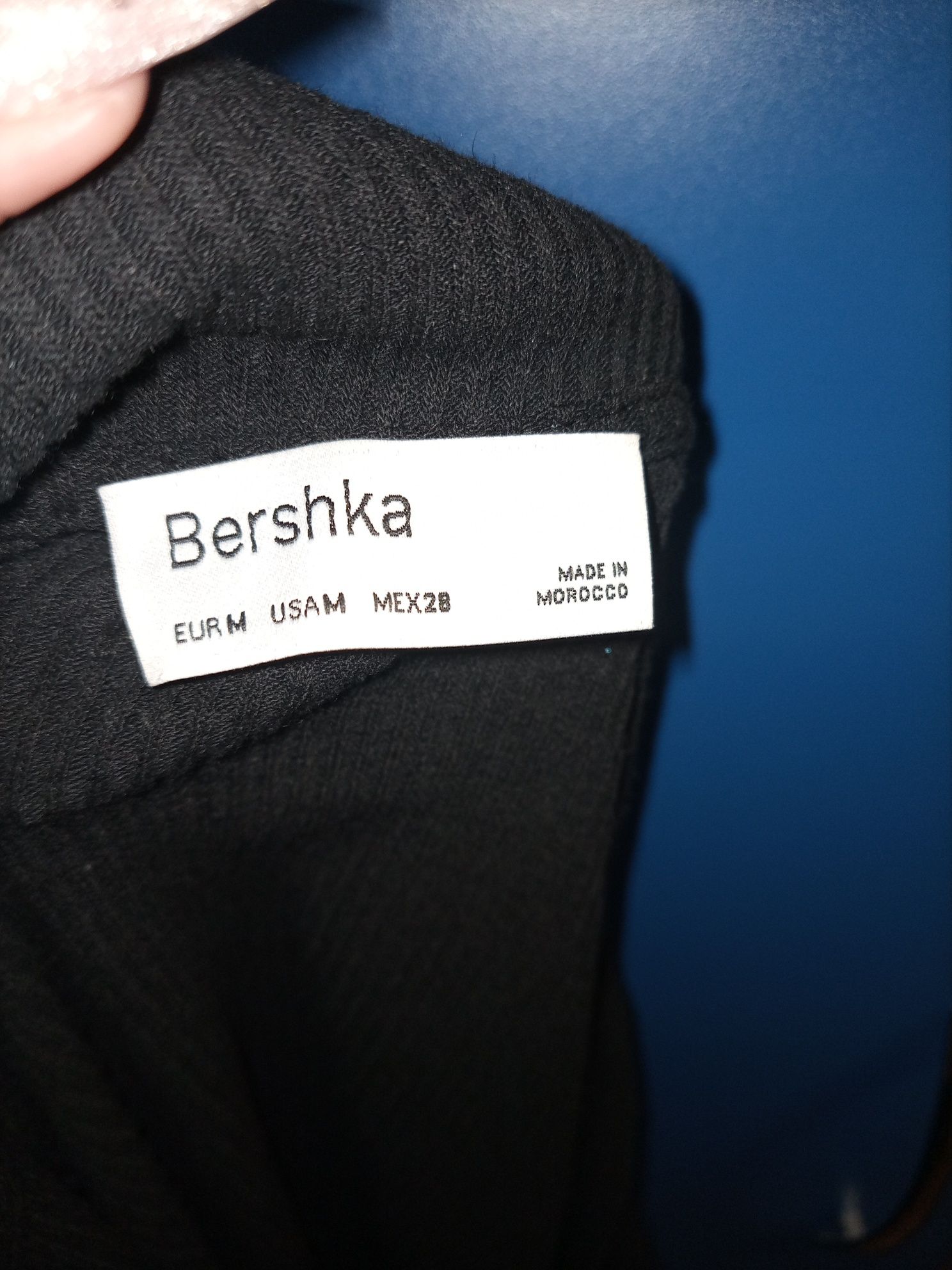 Топ Bershka с завязками
