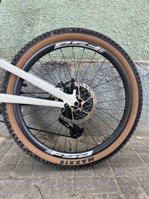 Nowe karbonowe koła FSA E-MTB i29 mullet XD – fabrycznie zapakowane