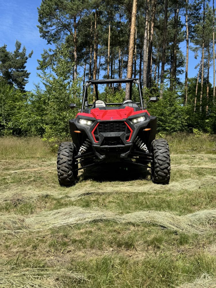 Polaris RZR 1000 XP Turbo  Can am  Maverick
