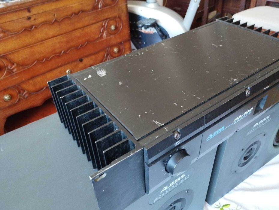Alesis Monitor One e RA100